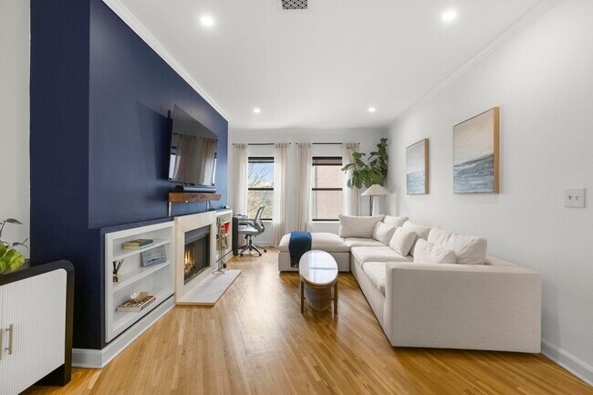 Foto del edificio - 1021 Grand St