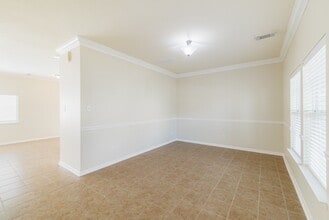 Building Photo - 6146 Settlers Lake Cir E Building Photo - 6146 Settlers Lake Cir E