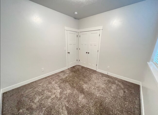 Building Photo - 14659 S Bloom Dr