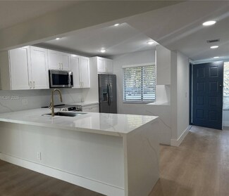 Building Photo - 16561 Blatt Blvd