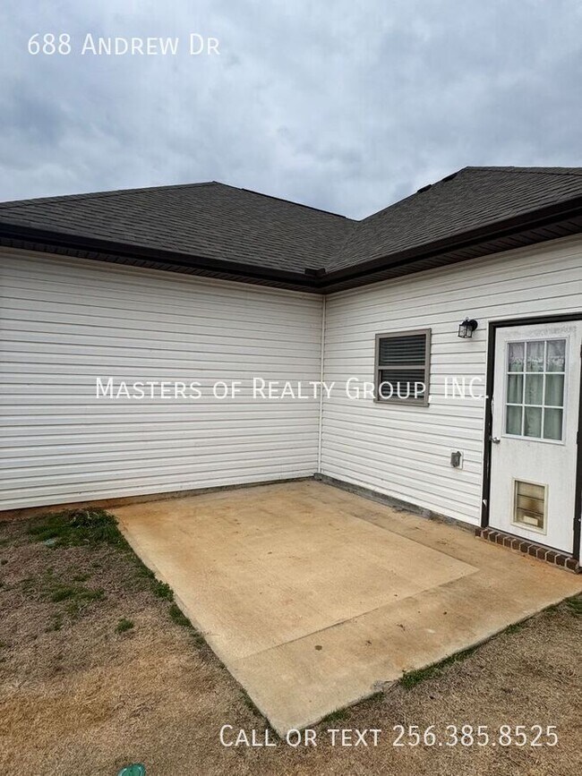 Foto del edificio - 688 Andrew Dr