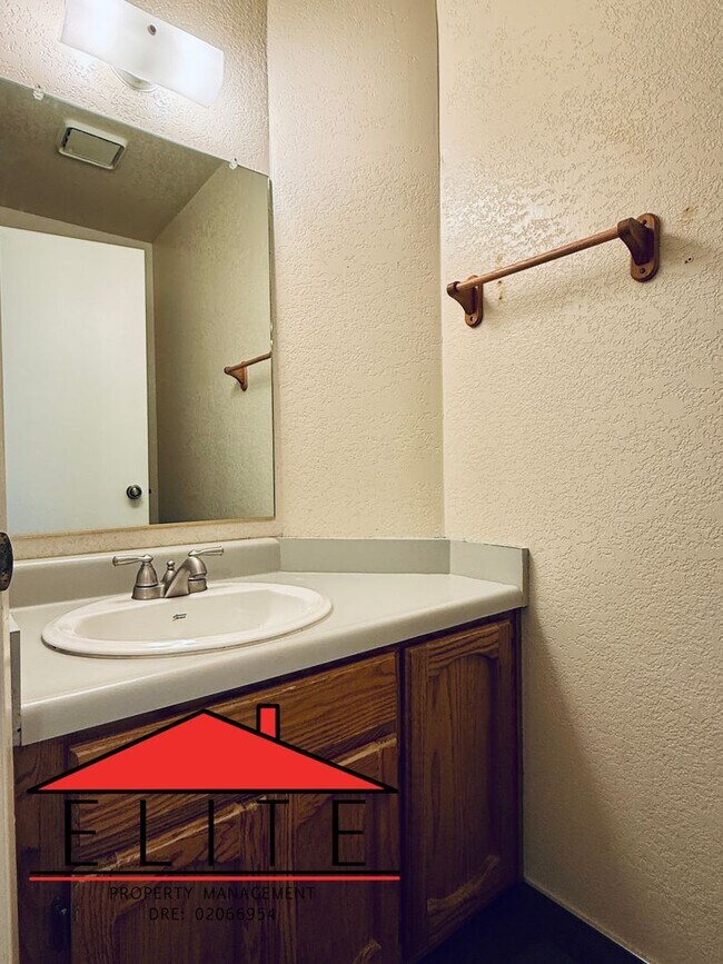 Foto del edificio - AVAILABLE SOON!!