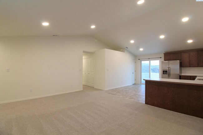 Foto del edificio - 3 Bed/2 Bath Rambler in Benton City