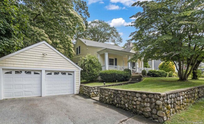 Building Photo - 66 Scudder Pl