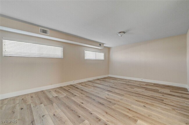 Foto del edificio - 6121 Edgewood Cir