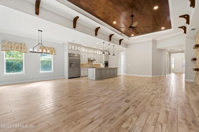 Foto del edificio - 102 Pine Blossom Trl