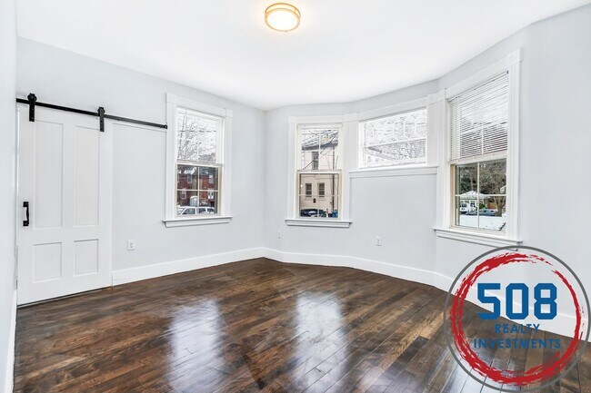 Building Photo - 48 Sever St