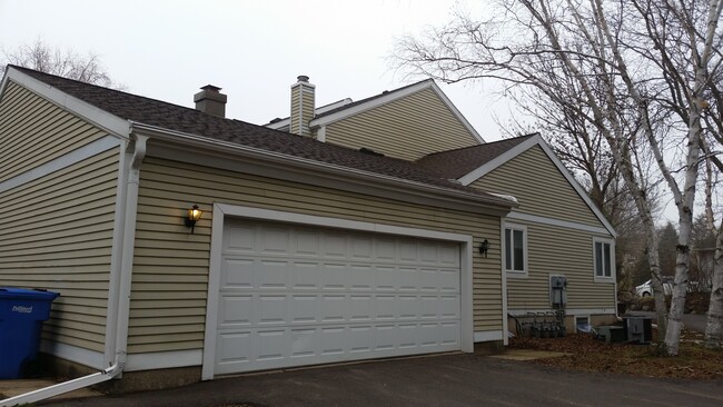 Building Photo - 5833 Highland Terrace