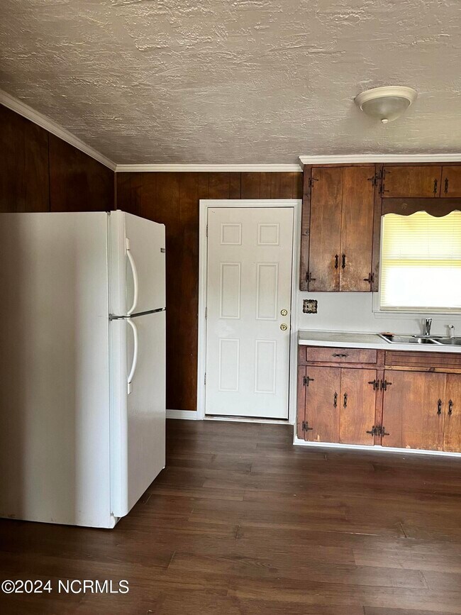 Foto del edificio - 4134 Corbett Cir