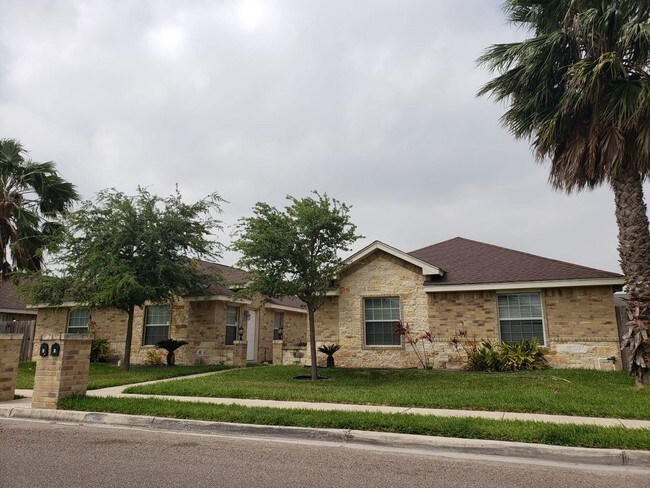 Building Photo - 3B/2B APARTMENT FOR RENT NEAR UTRGV