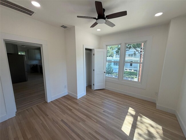 Building Photo - 4014 Avenue D