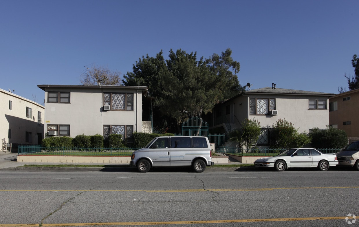 Building Photo - 7034-7042 Fulton Ave