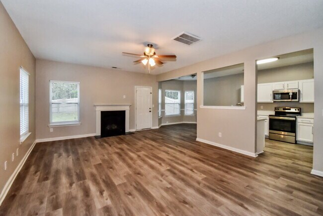 Building Photo - 5853 Little River Rd