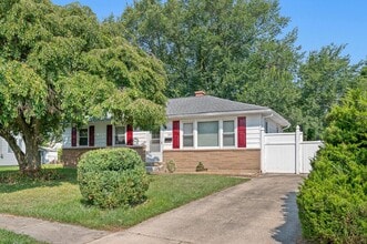 Building Photo - 212 N Brownleaf Rd