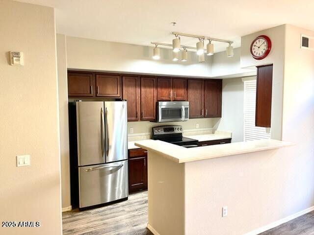 Foto del edificio - 240 W Juniper Ave