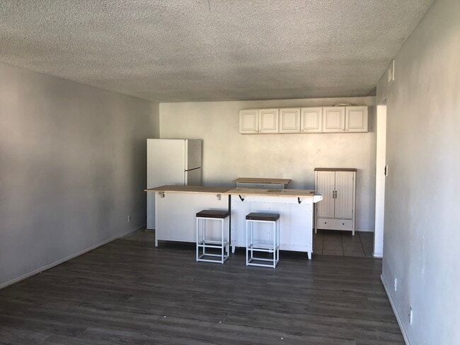 Foto del edificio - 6453 Kanan Dume Rd