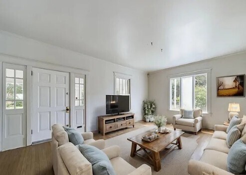 Building Photo - 903 Myrtle Pl