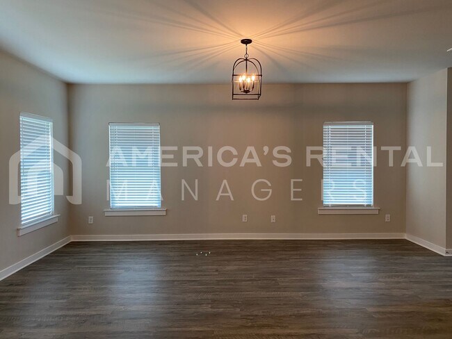 Foto del edificio - Home for Rent in Jemison, AL! Available to View!
