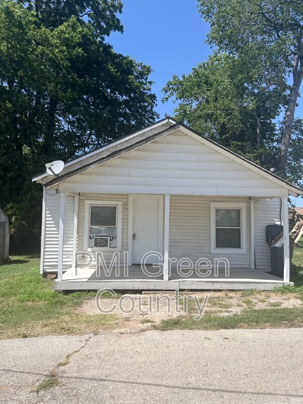 Building Photo - 219 N Bristow Ave