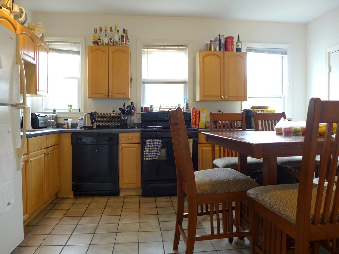 Primary Photo - 12 Oswald St