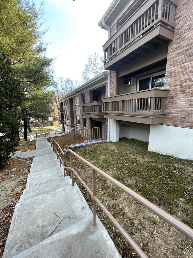 Building Photo - 3 Woods End Cir