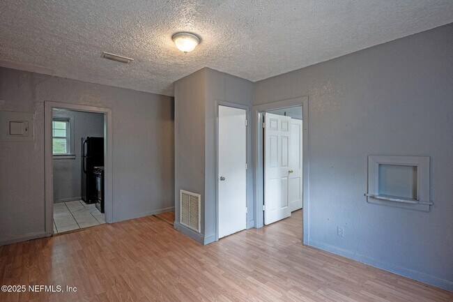 Foto del edificio - 1526 W 22nd St
