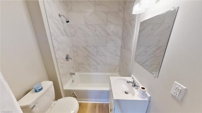 Foto del edificio - 309 Woodlawn St