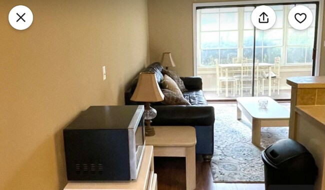 Foto del edificio - 4105 Pinehurst Cir