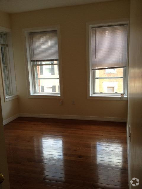 Building Photo - 92 Endicott St