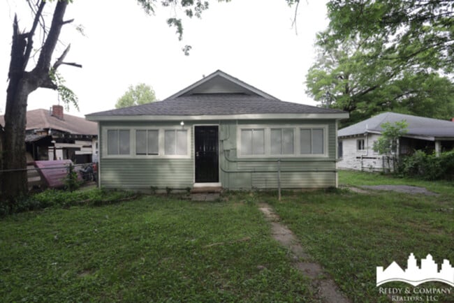 Building Photo - 672 Hillcrest St