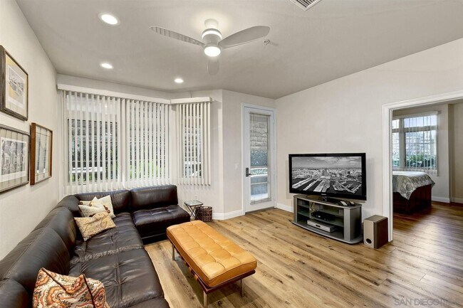 Foto del edificio - Stylish 3-Bedroom Ground Floor Unit in the...