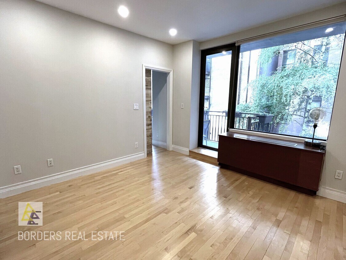 Foto del edificio - 212 E 95th St