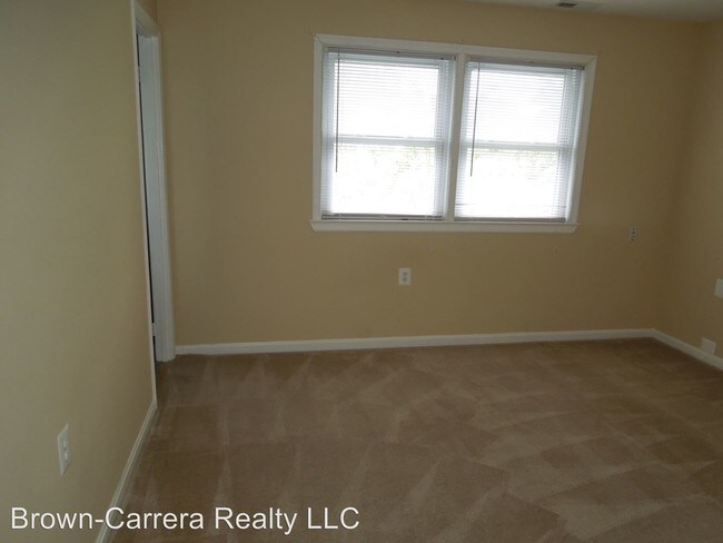 Building Photo - 3 br, 2.5 bath House - 258 Meadows Ln NE