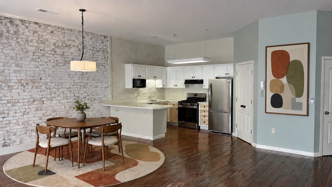 Cocina - 515 S Main St