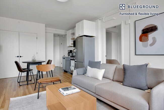 Building Photo - 1284 Beacon St