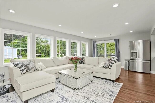 Building Photo - 48 Brookdale Rd