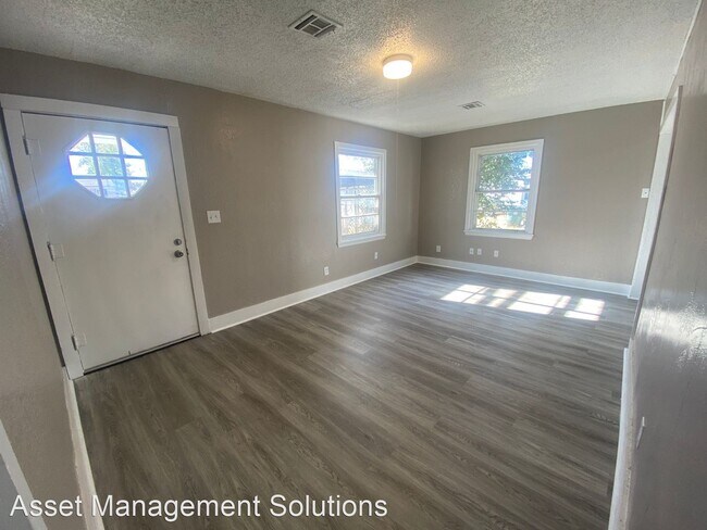 Building Photo - 2 br, 1 bath House - 7115 SE 15th St.