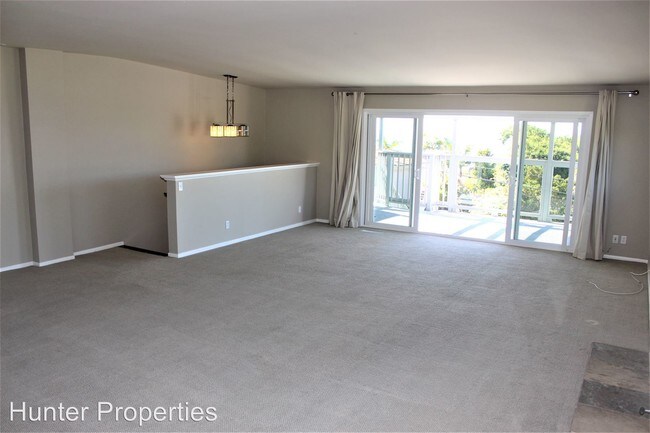 Building Photo - 1641 Rubenstein Dr
