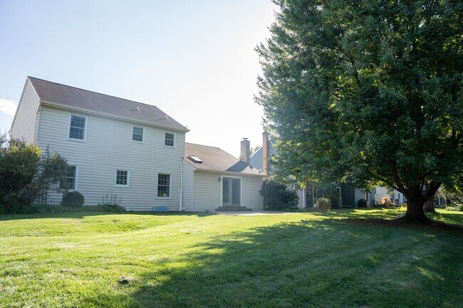 Foto del edificio - 922 Pinetree Way