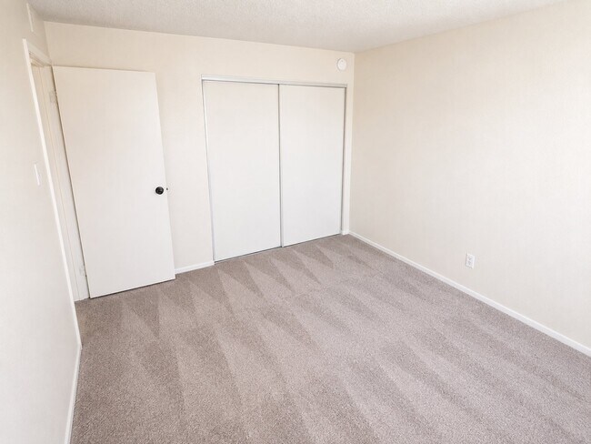 Foto del edificio - 2521 N Bassler St
