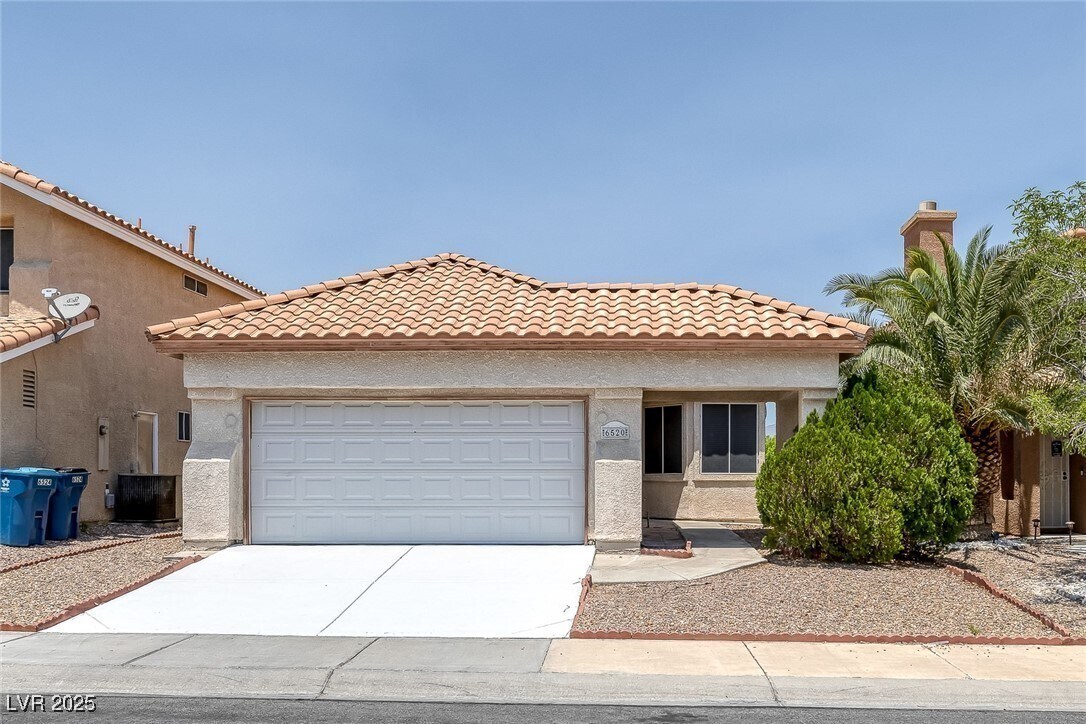 Foto principal - 6520 Lombard Dr