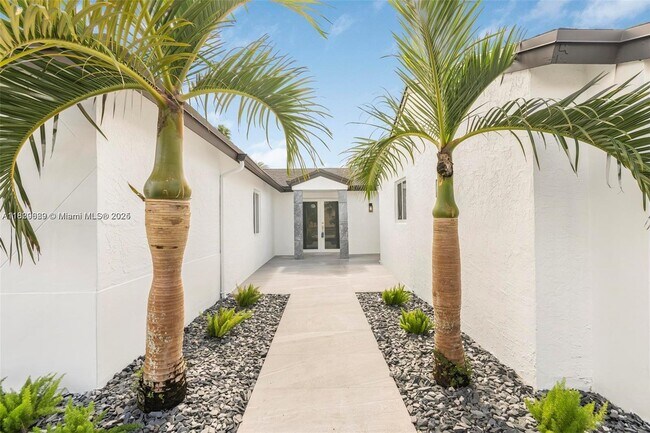 Foto del edificio - 6270 NW 199th St