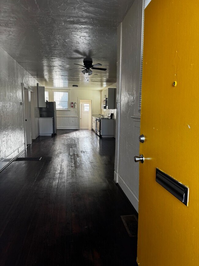 Foto del edificio - 1709 Goss St