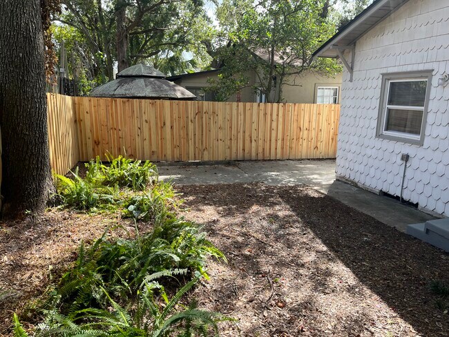 Building Photo - 2149 Mango Pl