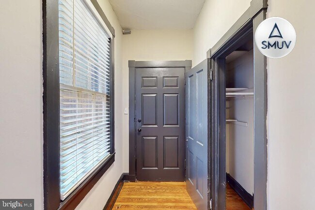 Foto del edificio - 24 E Madison St