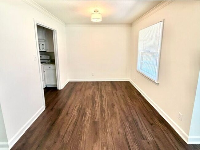 Building Photo - Newly Renovated 3BR home in East Memphis near the Botanical Gardens now available!