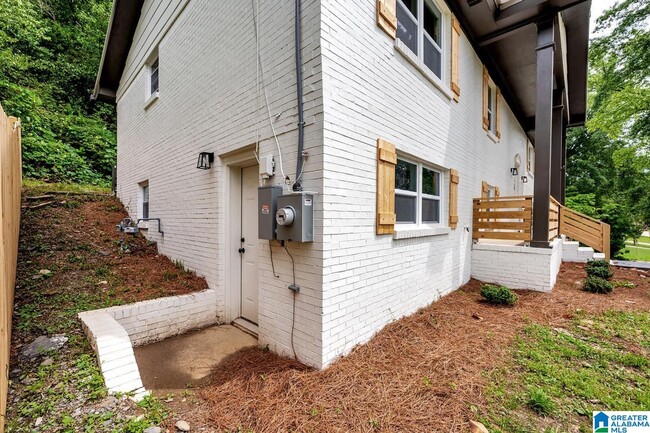 Building Photo - 917 S Forrest Dr
