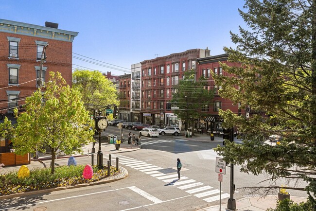 Building Photo - 1103 Washington St