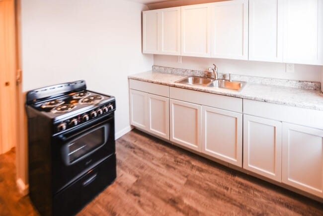 Building Photo - 628 Evesham Ave