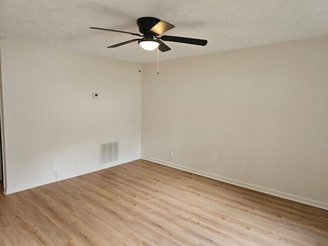 Foto del edificio - 490 S Jeff Davis Dr